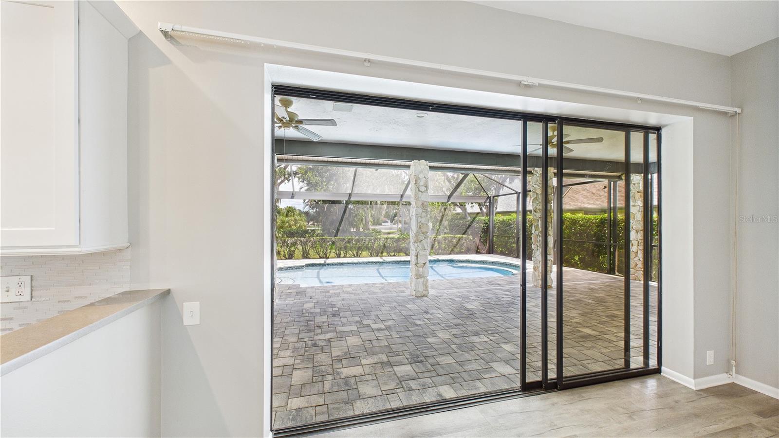 Image 14 of 68 For 6107 Misty Oaks Street