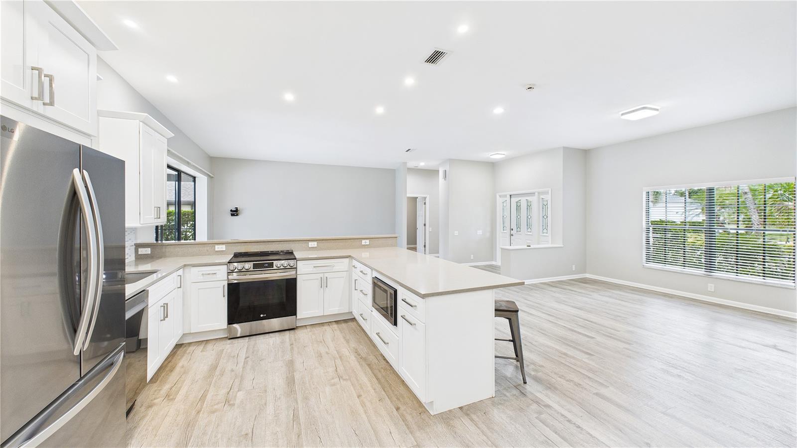 Image 20 of 68 For 6107 Misty Oaks Street