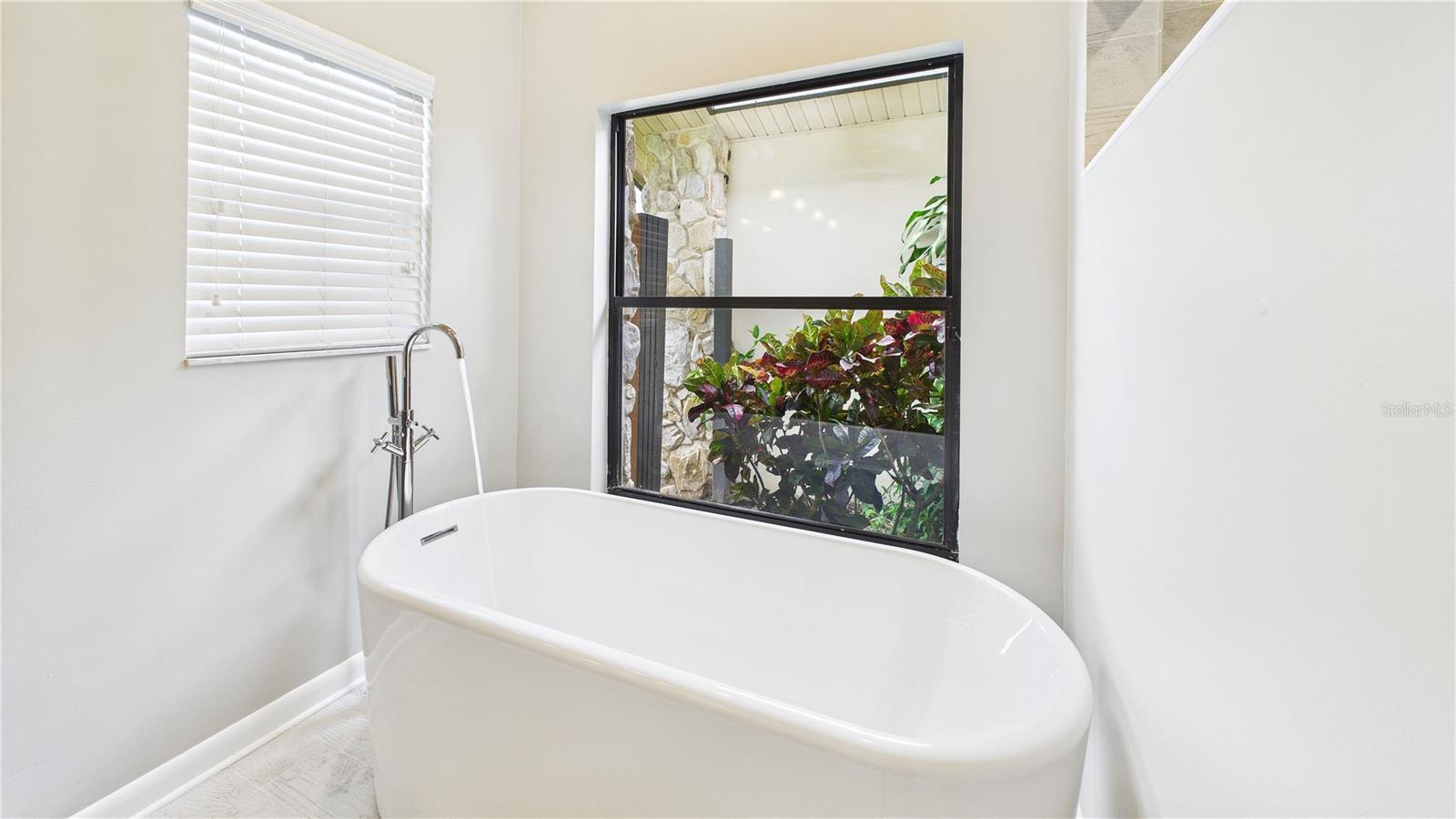 Image 32 of 68 For 6107 Misty Oaks Street