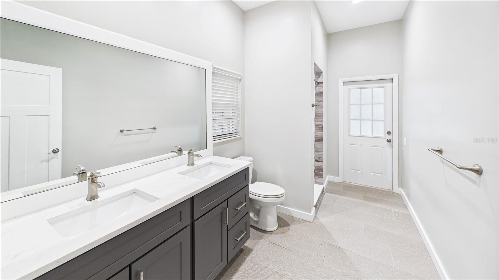 Image 37 of 68 For 6107 Misty Oaks Street