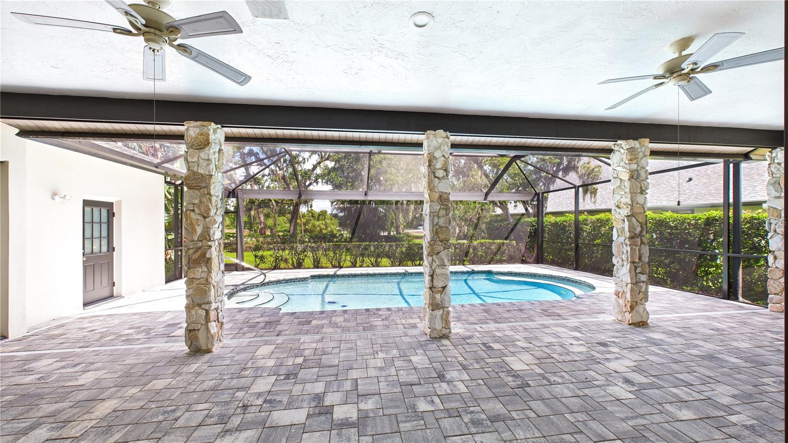 Image 51 of 68 For 6107 Misty Oaks Street