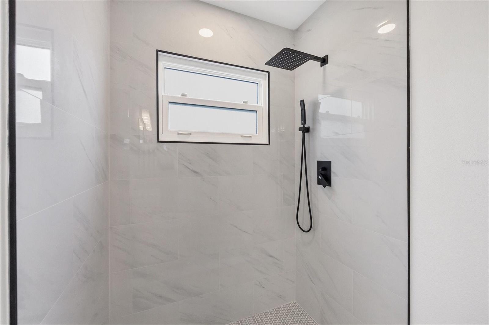 Image 10 of 31 For 4131 Oakhurst Circle W 3133