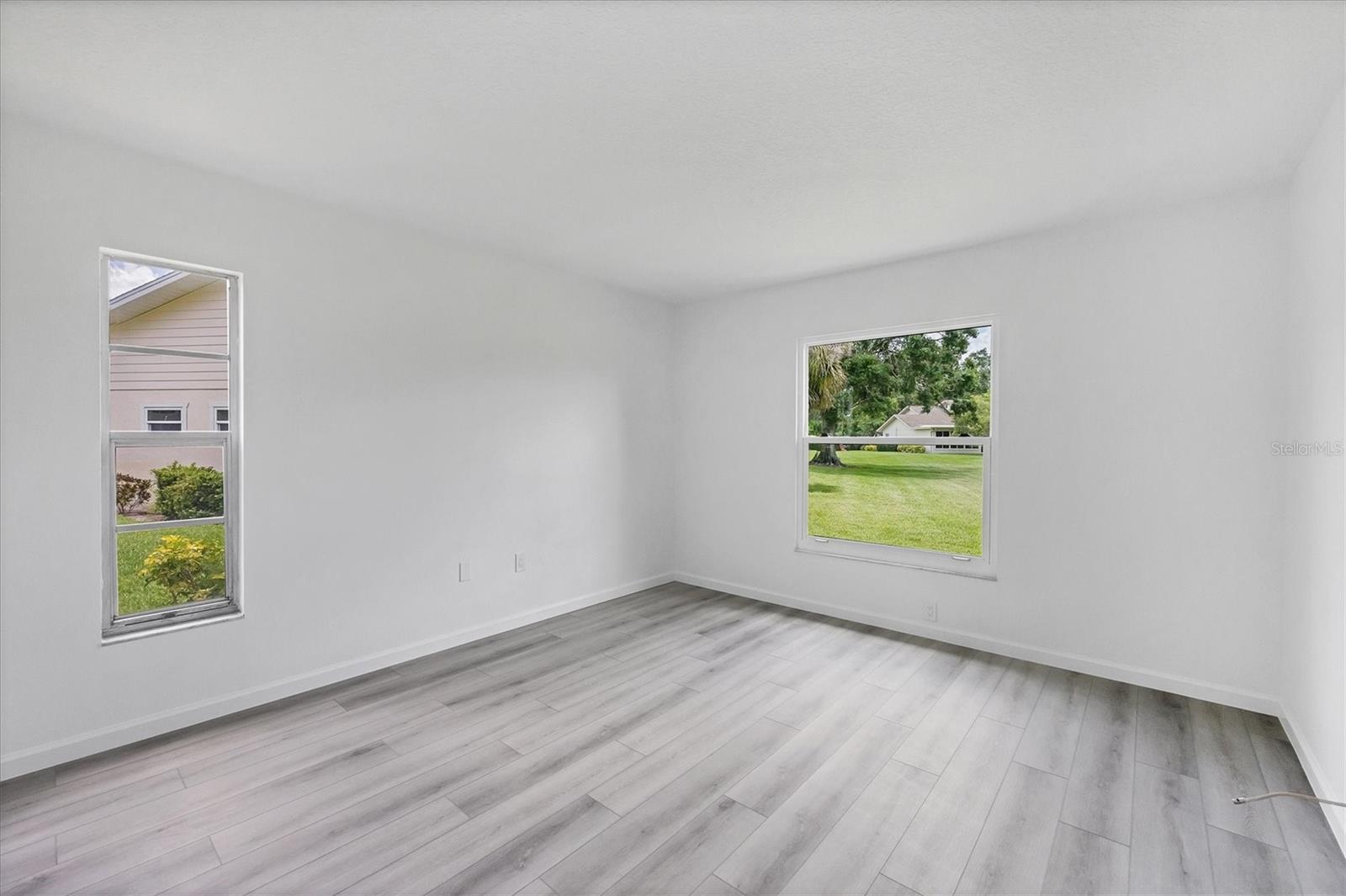 Image 11 of 31 For 4131 Oakhurst Circle W 3133