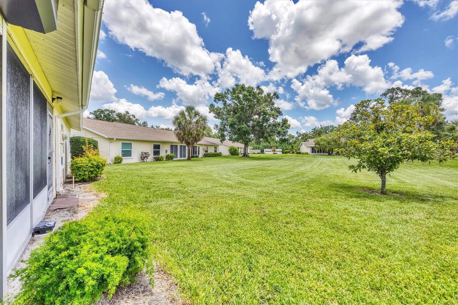 Image 26 of 31 For 4131 Oakhurst Circle W 3133