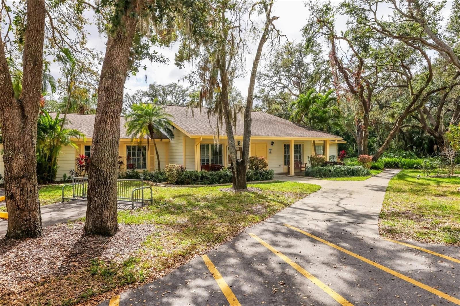 Image 31 of 31 For 4131 Oakhurst Circle W 3133