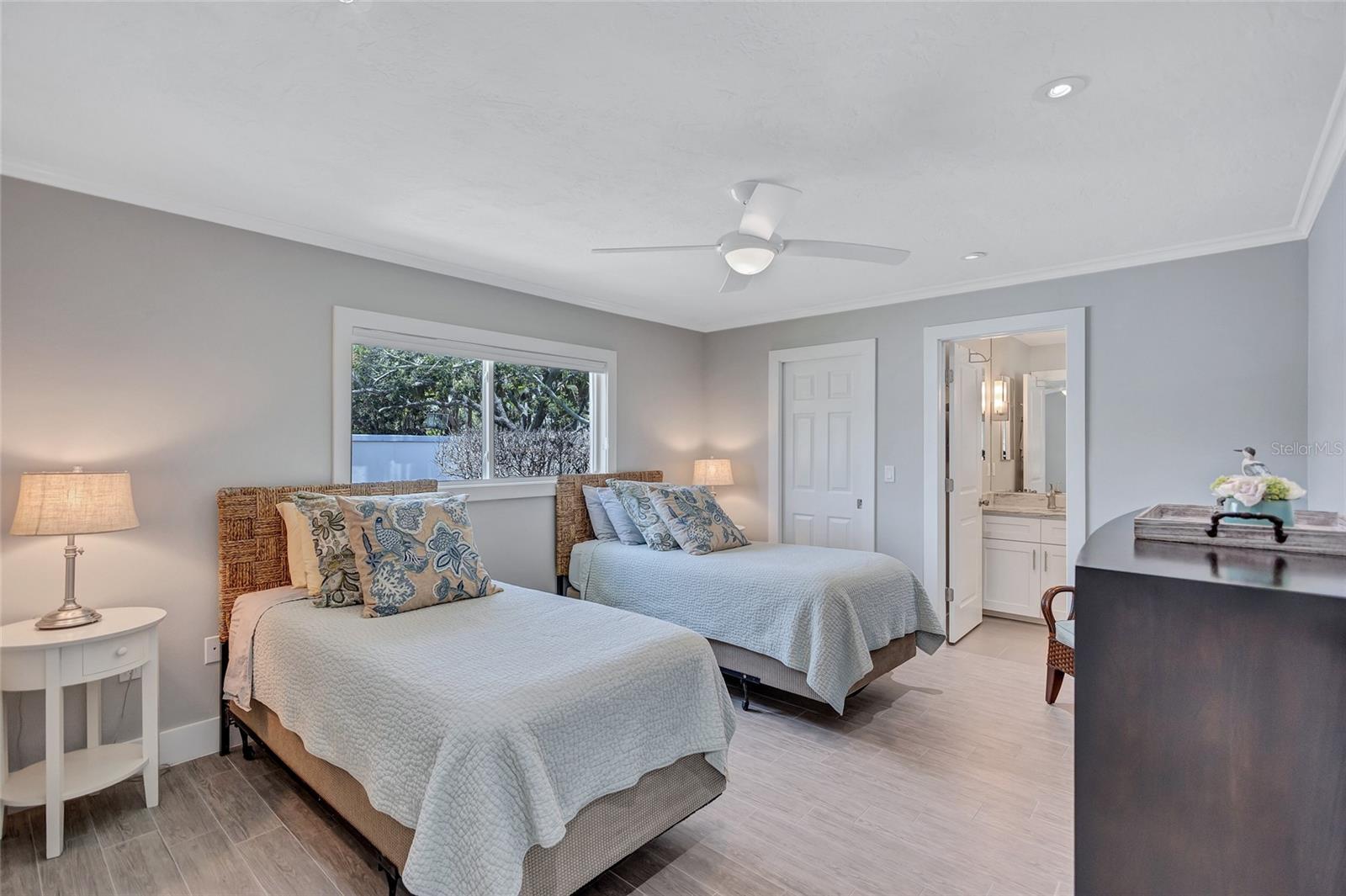 Image 26 of 39 For 139 Vista Hermosa Circle