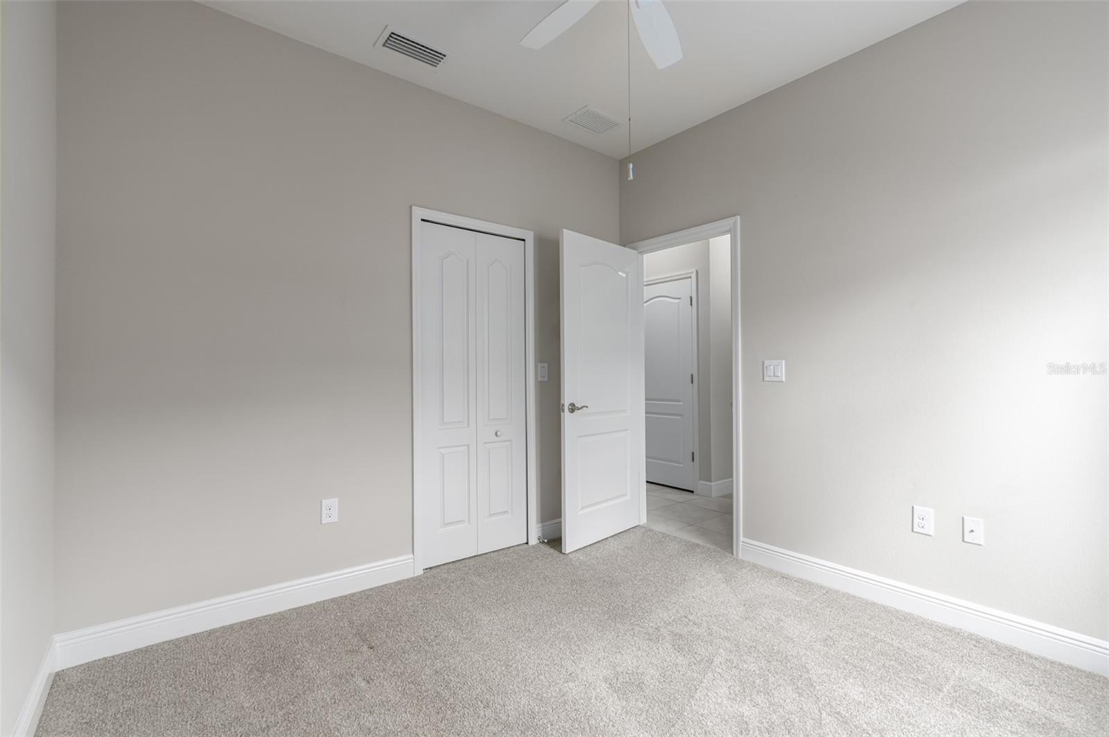 Image 15 of 26 For 11223 Woodlake Way