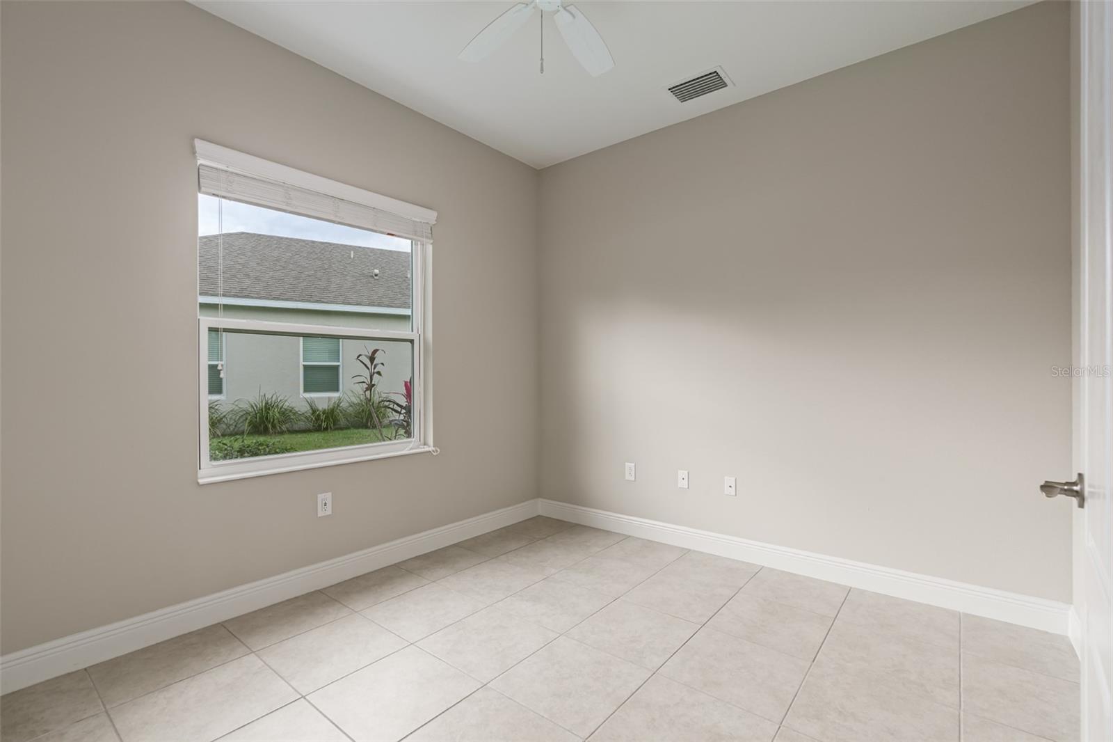 Image 5 of 26 For 11223 Woodlake Way