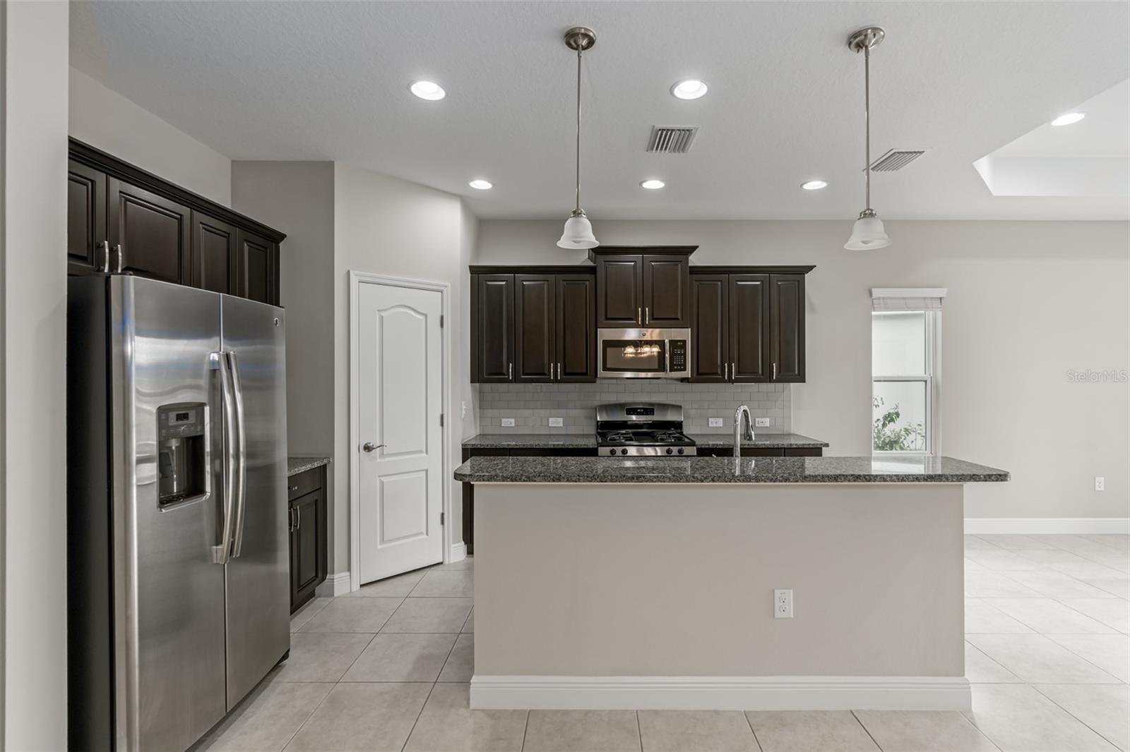 Image 6 of 26 For 11223 Woodlake Way
