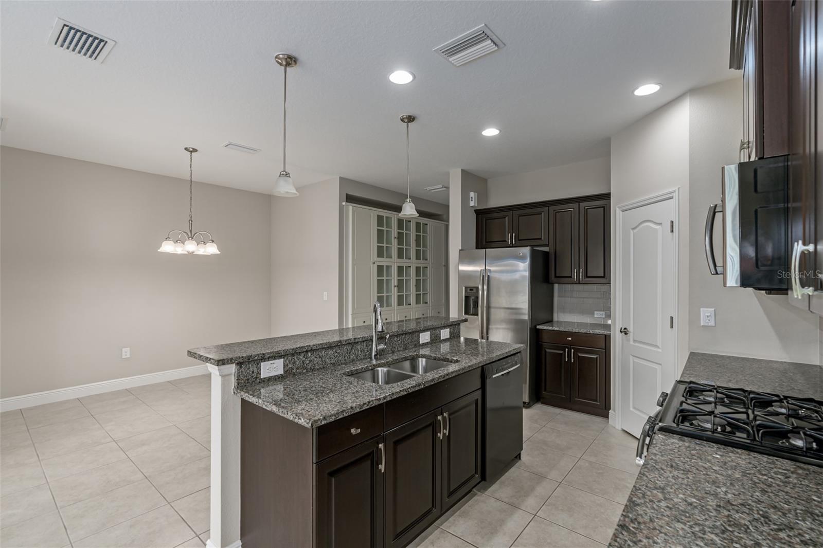 Image 7 of 26 For 11223 Woodlake Way