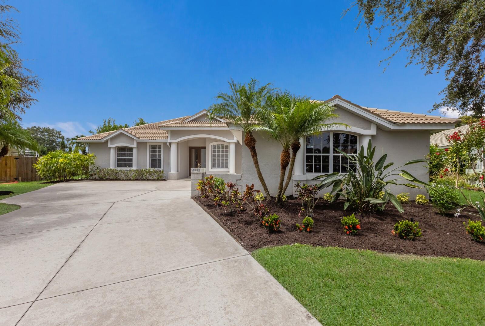 Image 2 of 34 For 4998 Cedar Oak Way