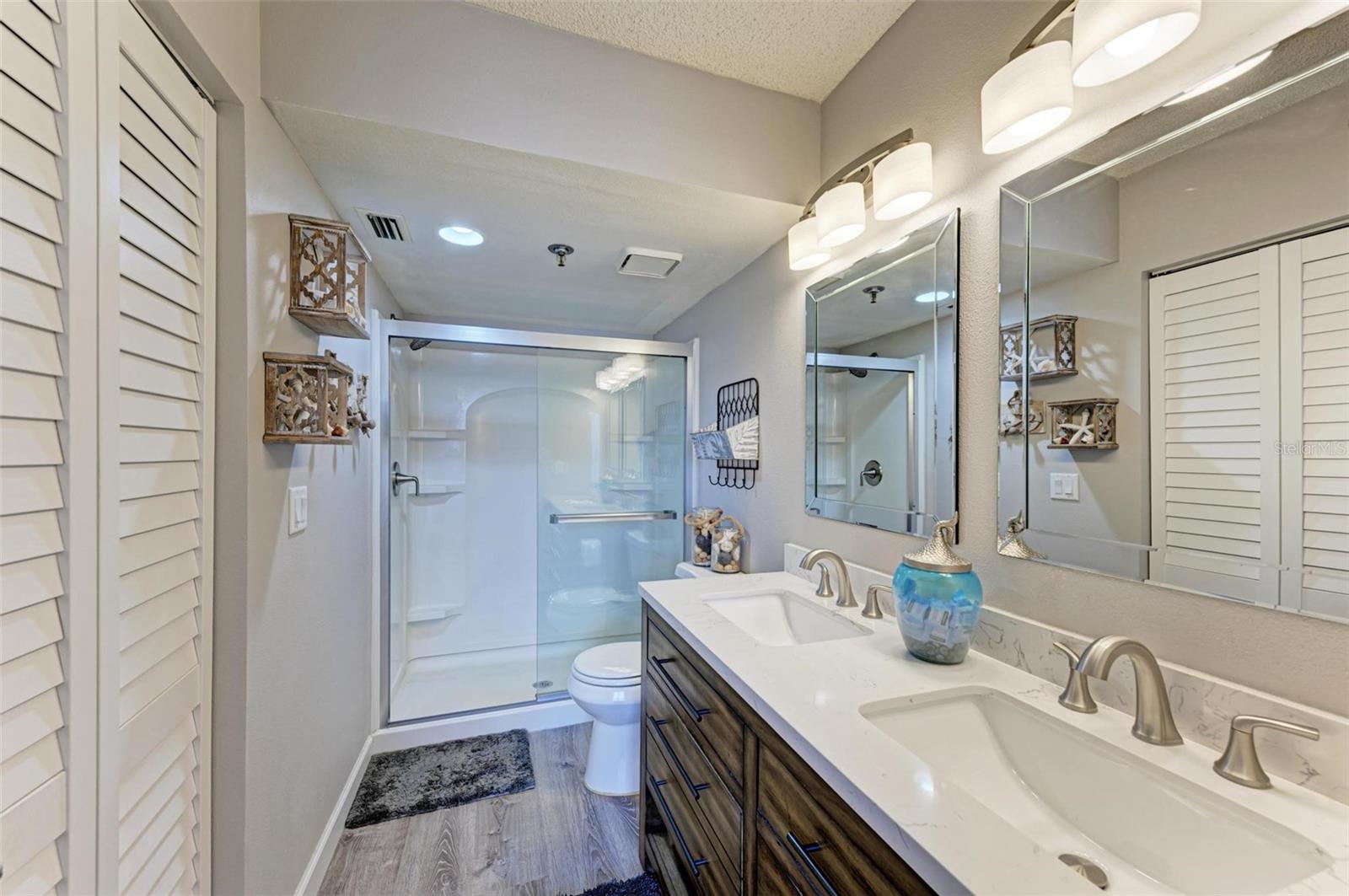 Image 23 of 42 For 4480 Fairways Boulevard 109