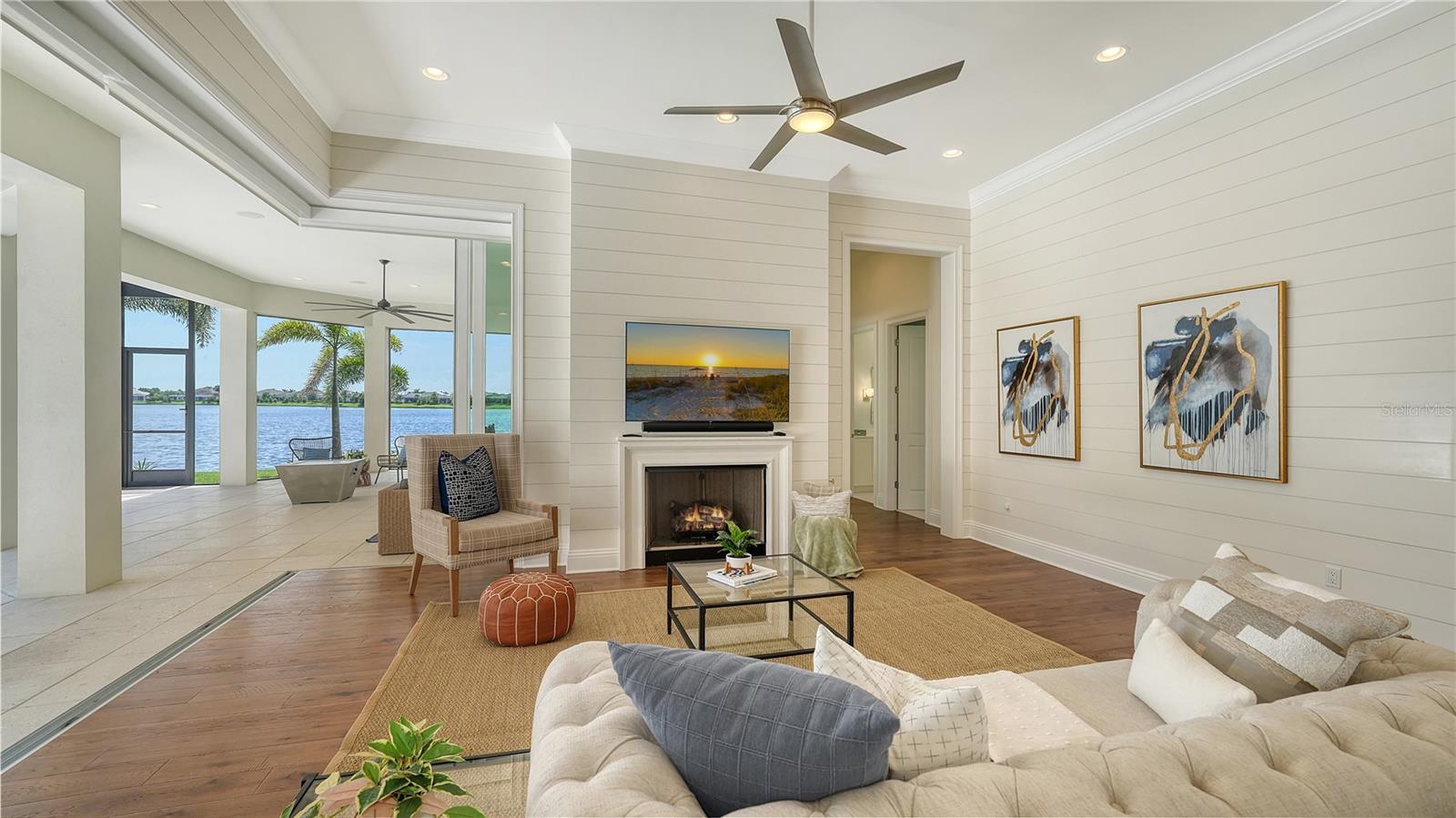 Image 18 of 92 For 14665 Como Circle