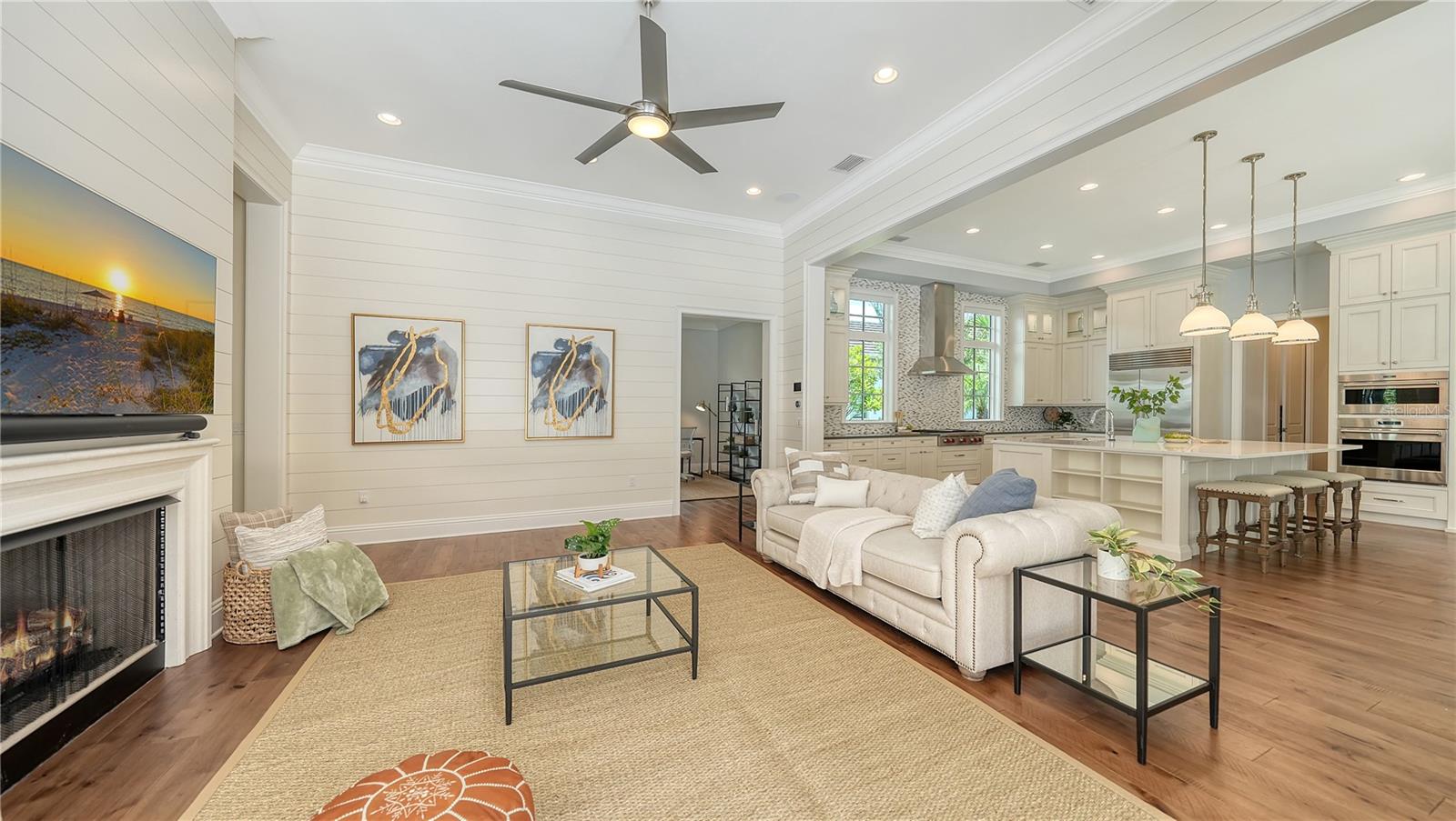 Image 34 of 92 For 14665 Como Circle