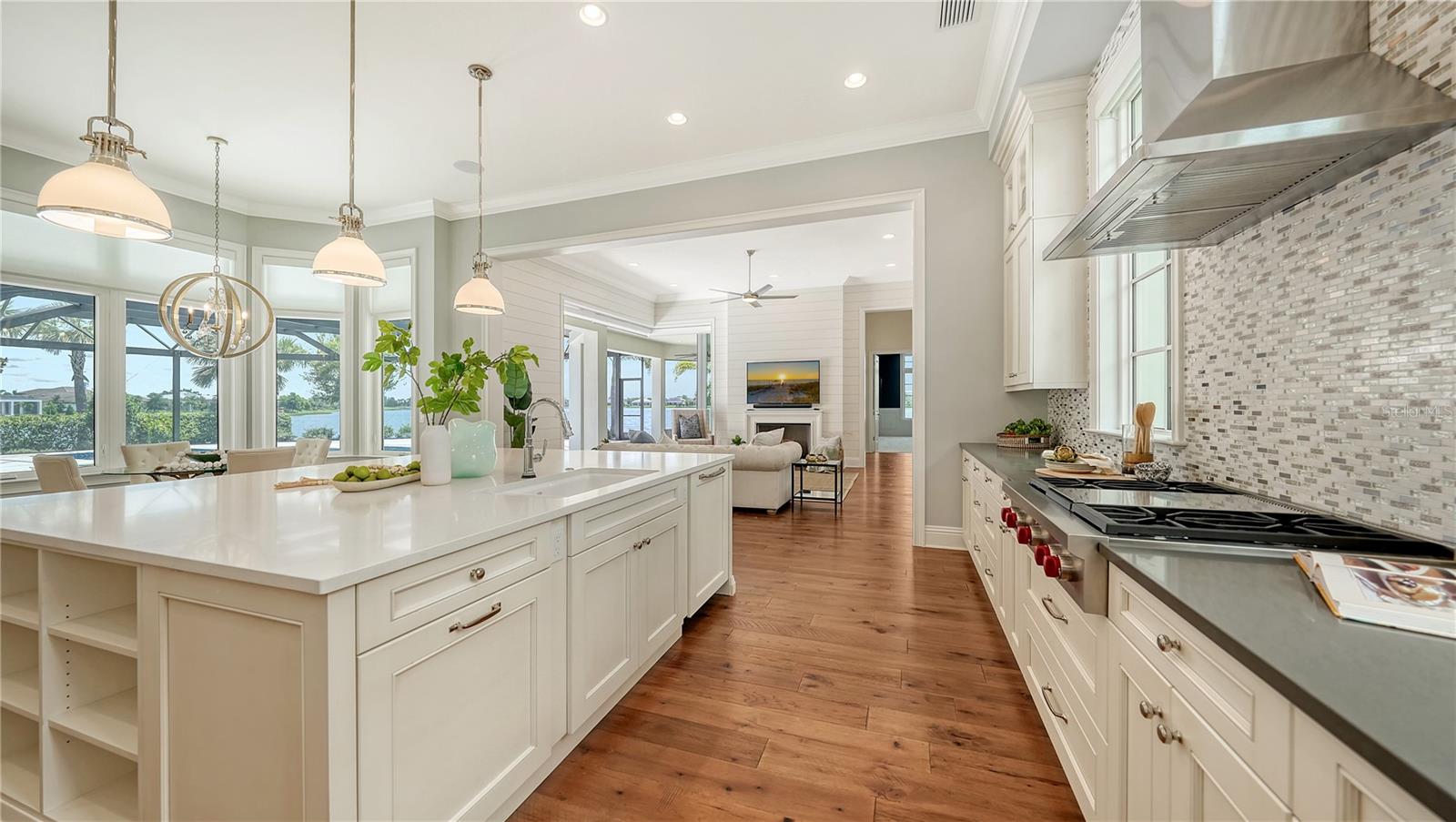 Image 38 of 92 For 14665 Como Circle