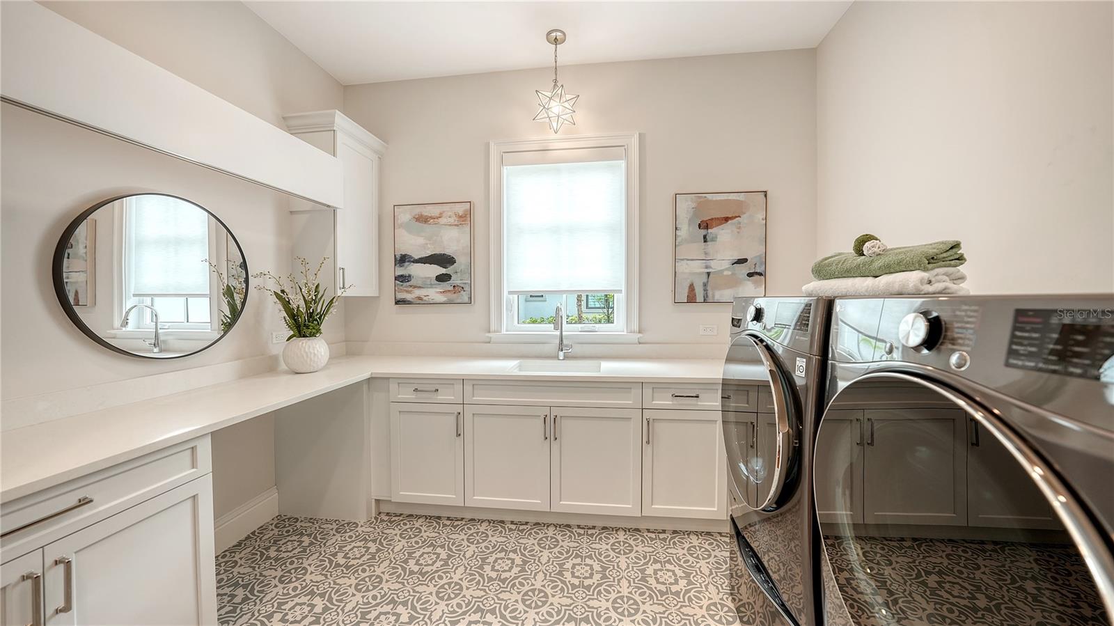 Image 43 of 92 For 14665 Como Circle