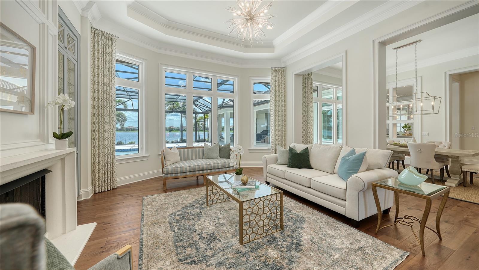 Image 5 of 92 For 14665 Como Circle