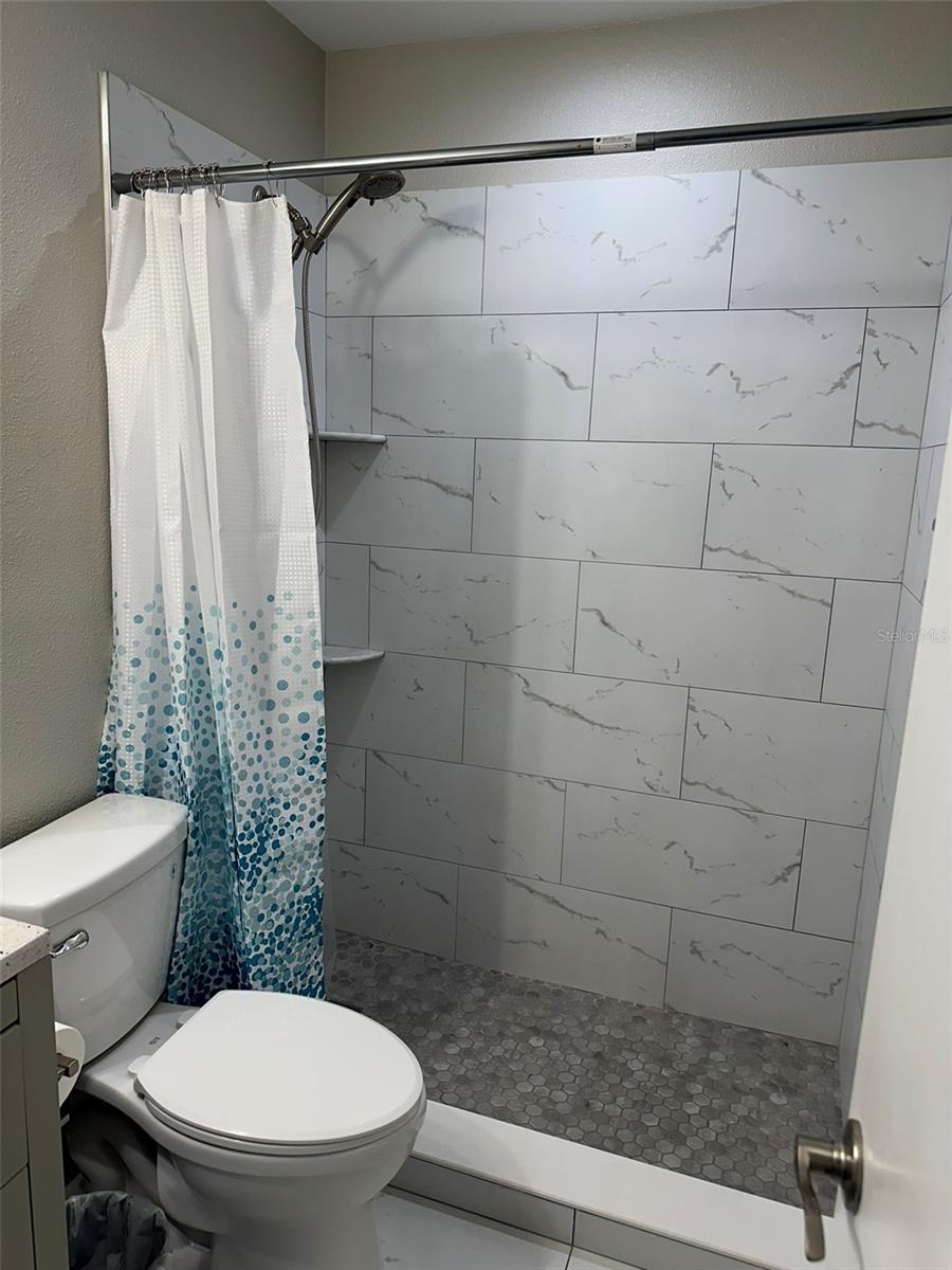 Image 21 of 47 For 1840 3rd Avenue E