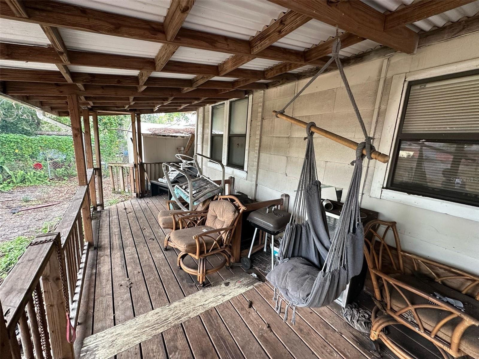 Listing photo id 8 for 2230 50th Avenue N
