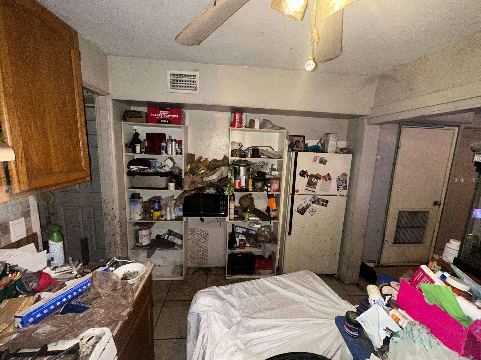 Listing photo id 17 for 2230 50th Avenue N