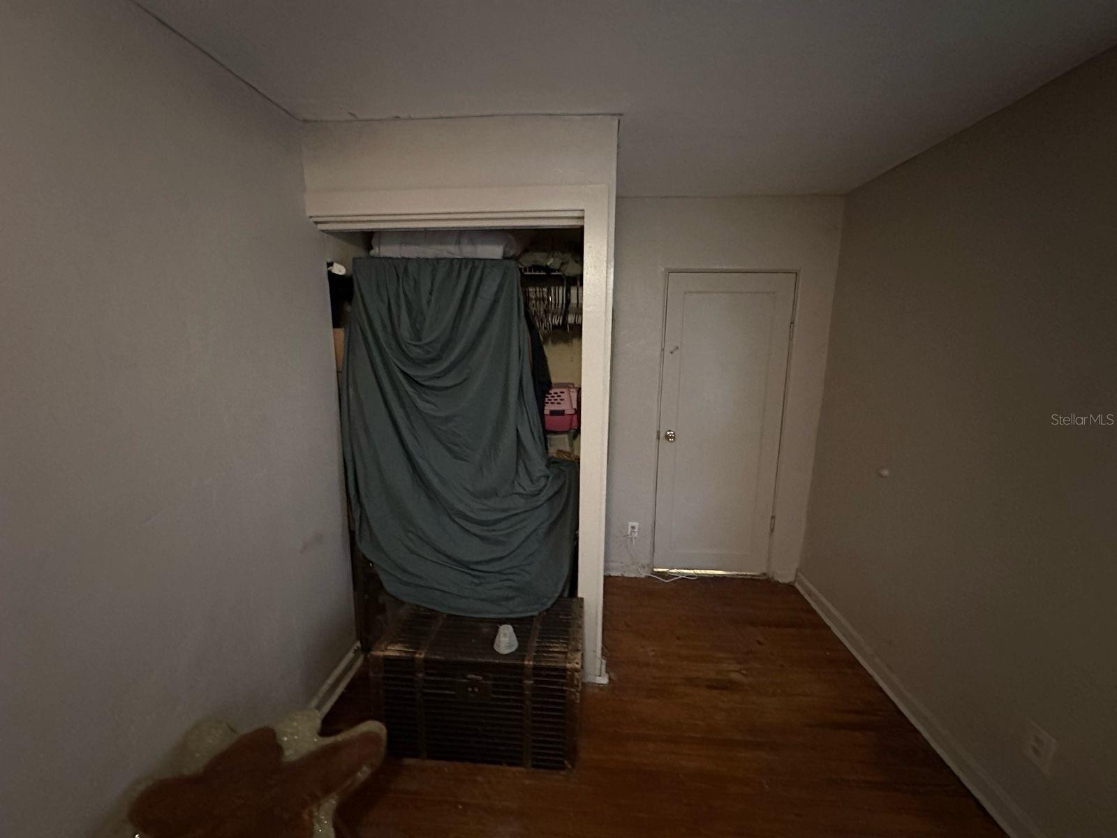 Listing photo id 19 for 2230 50th Avenue N