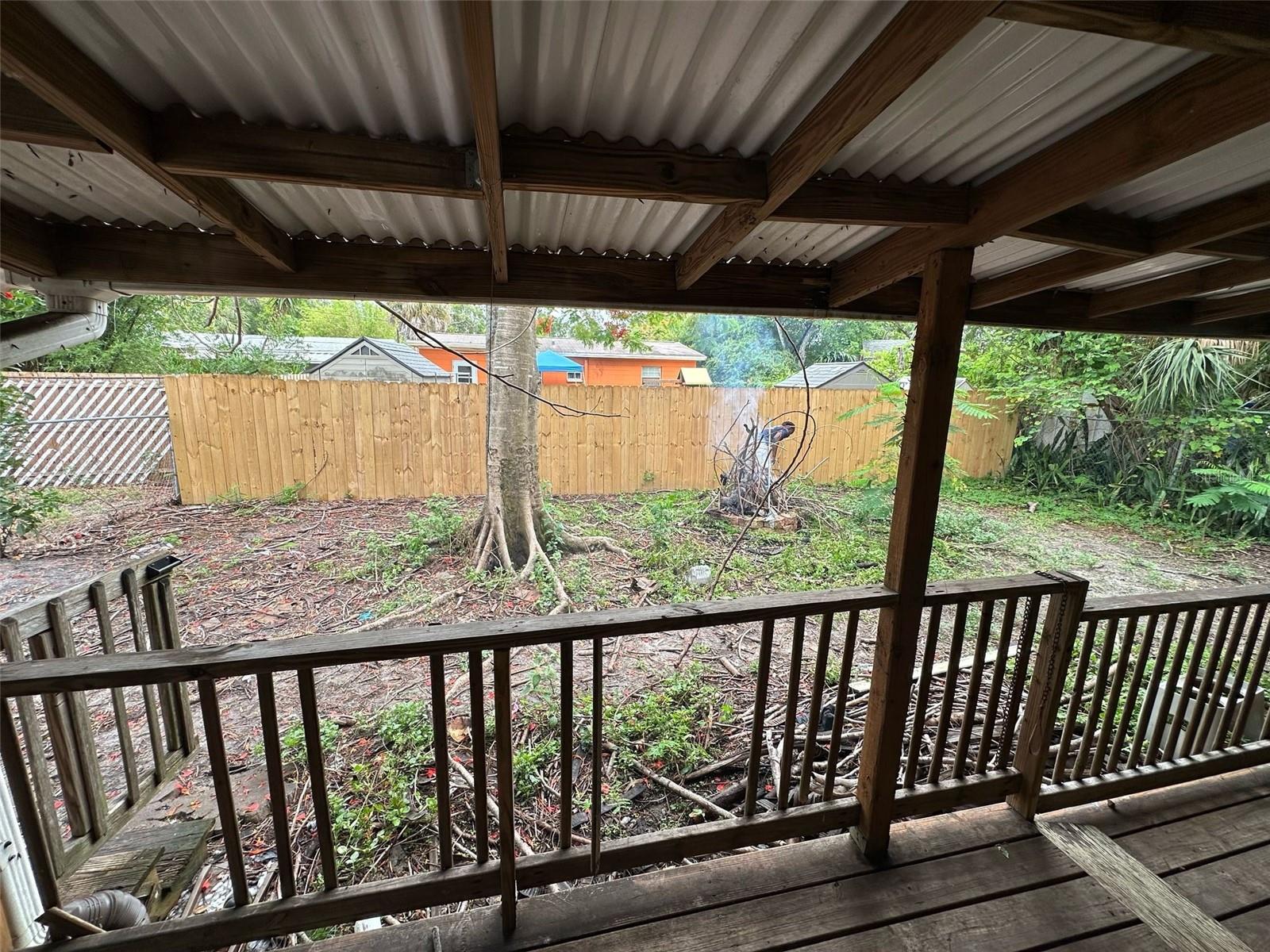 Listing photo id 29 for 2230 50th Avenue N