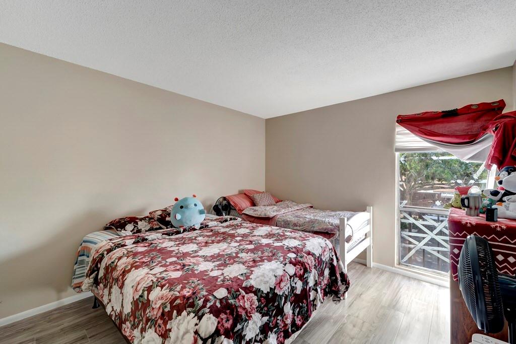 Image 16 of 22 For 2763 Woodgate Lane 211