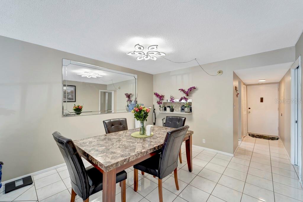 Image 5 of 22 For 2763 Woodgate Lane 211