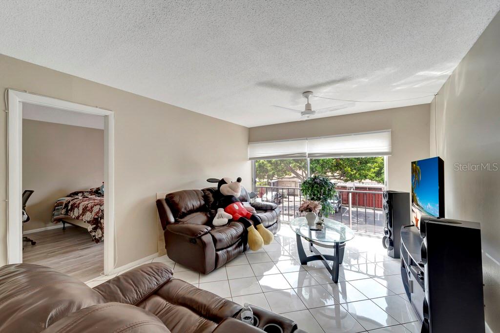 Image 7 of 22 For 2763 Woodgate Lane 211