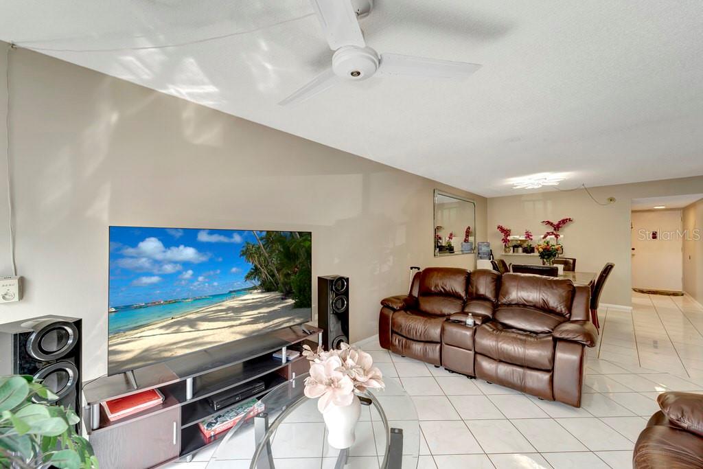 Image 8 of 22 For 2763 Woodgate Lane 211