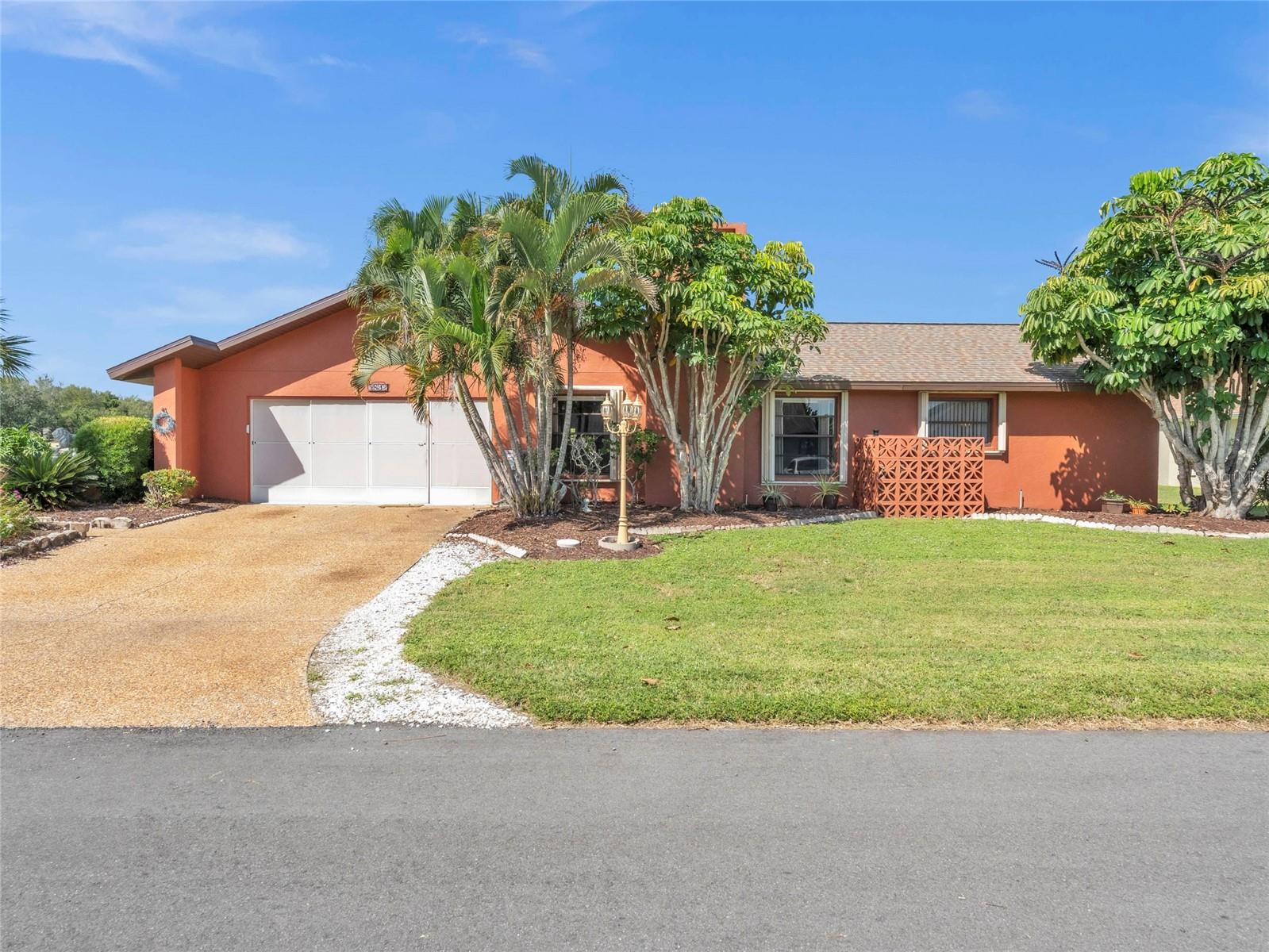 Image 6 of 28 For 5892 Lincoln Rd