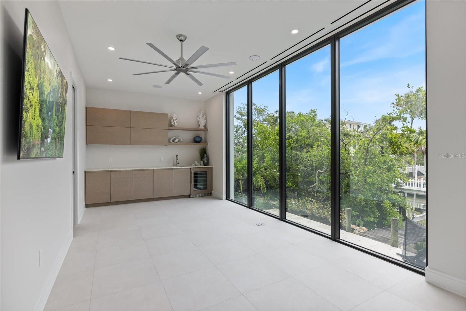 Image 40 of 64 For 590 De Narvaez Drive
