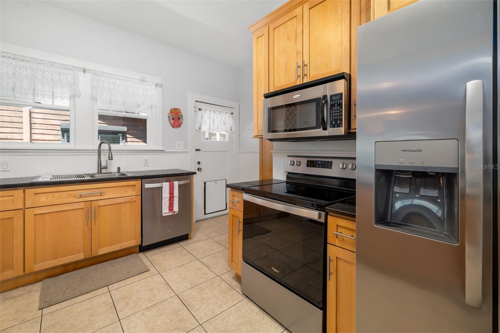 Image 9 of 34 For 1871 Prospect Street
