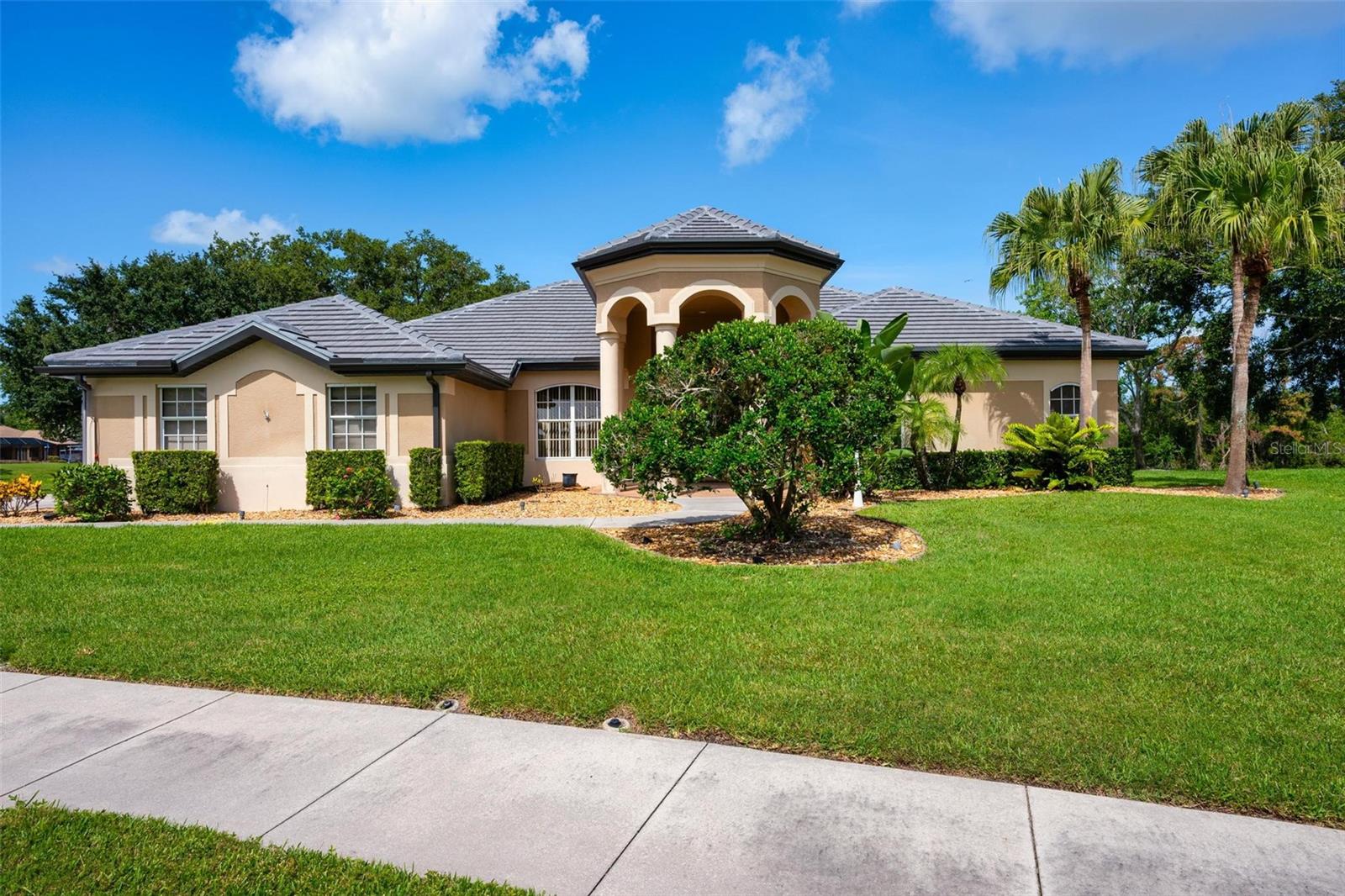 Image 4 of 88 For 8312 Misty Lake Circle