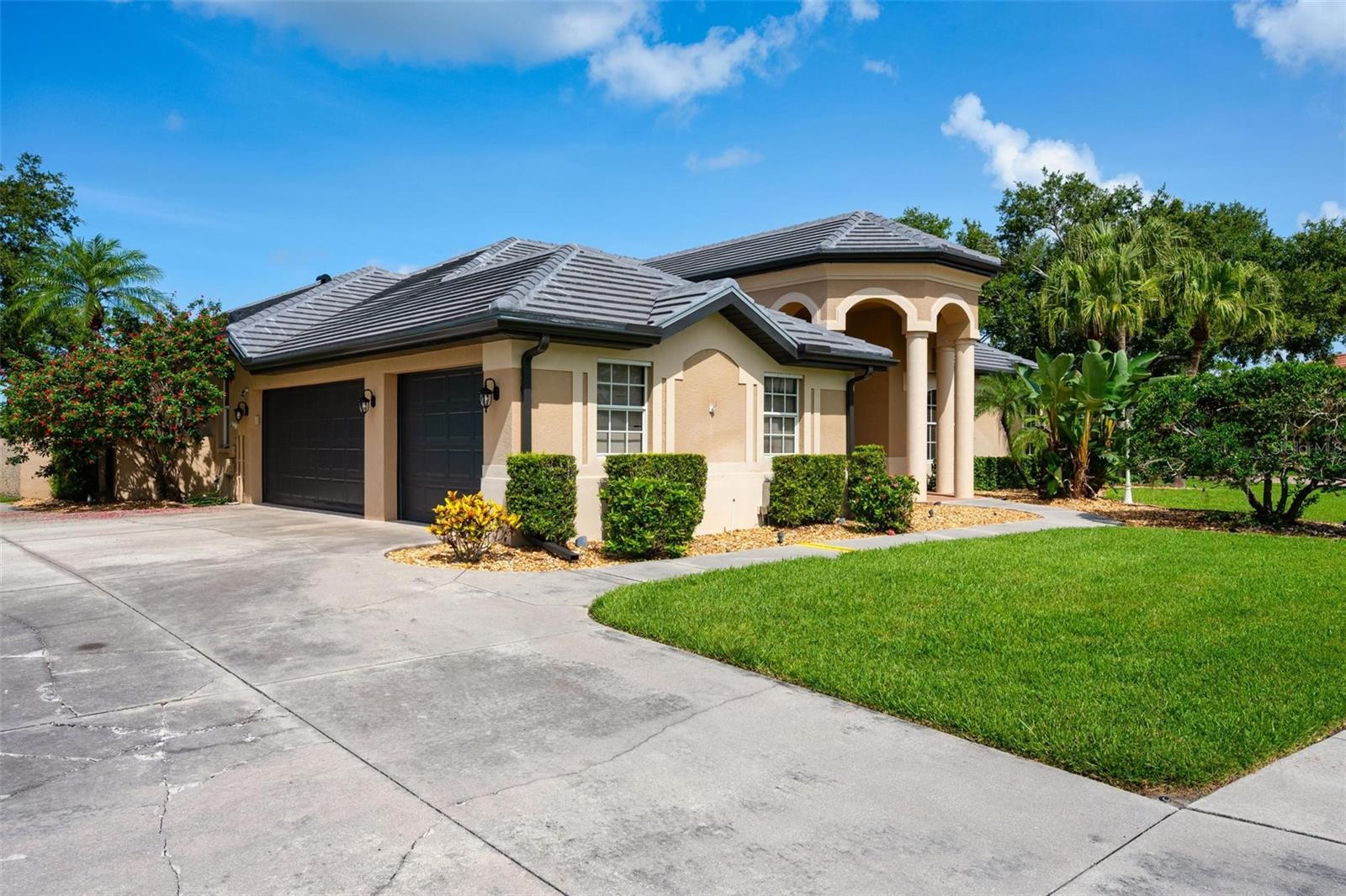 Image 5 of 88 For 8312 Misty Lake Circle
