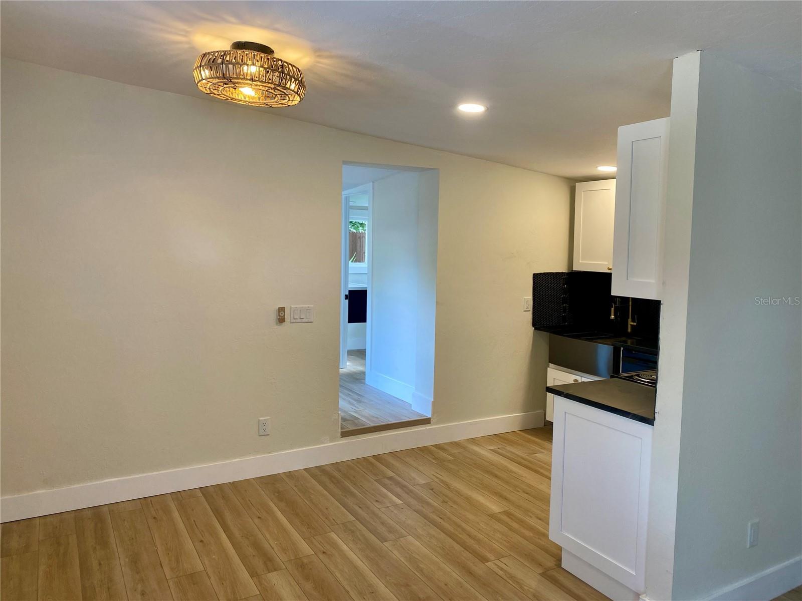 Listing photo id 10 for 1230 35th Street