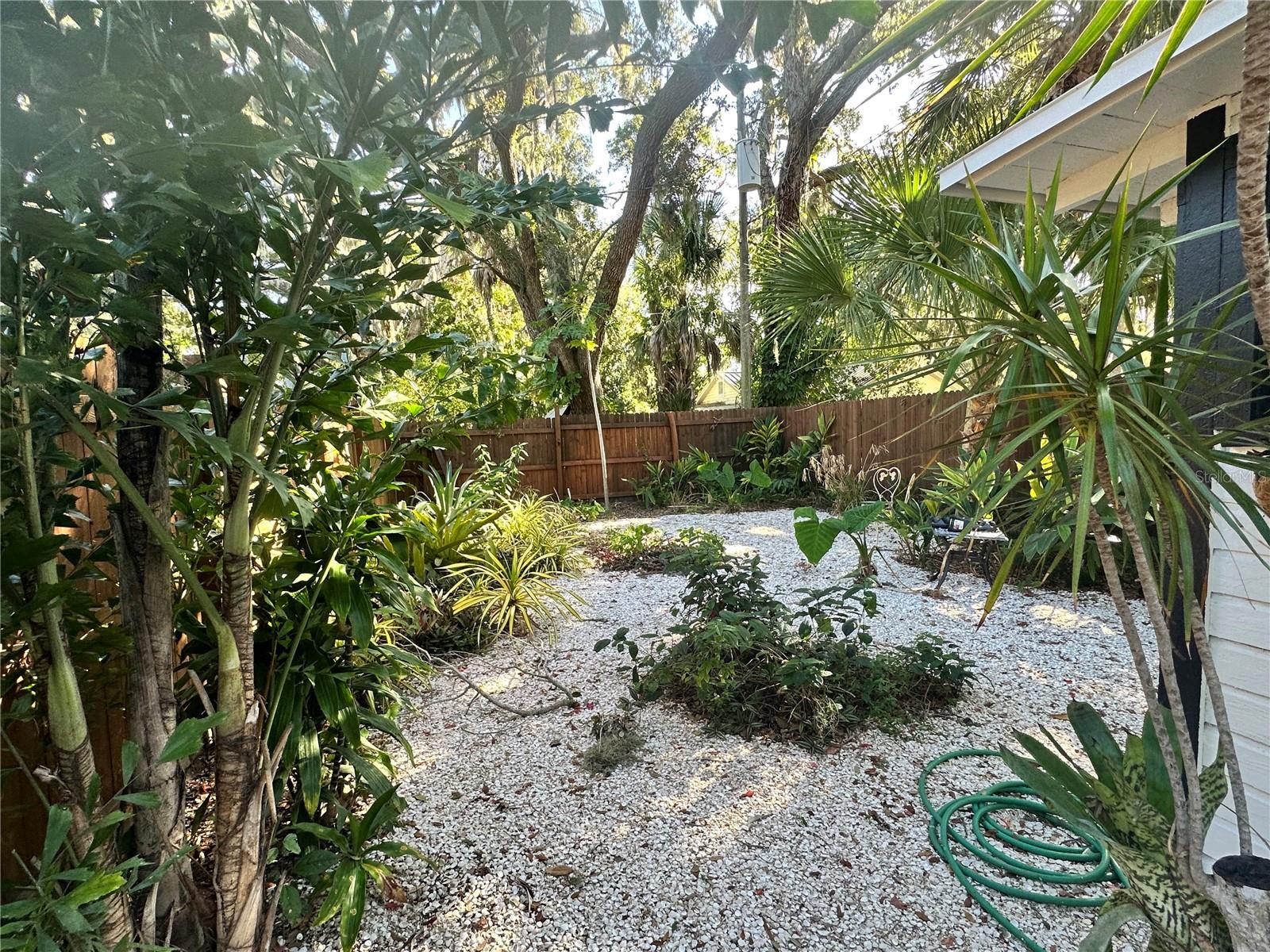 Listing photo id 16 for 1230 35th Street