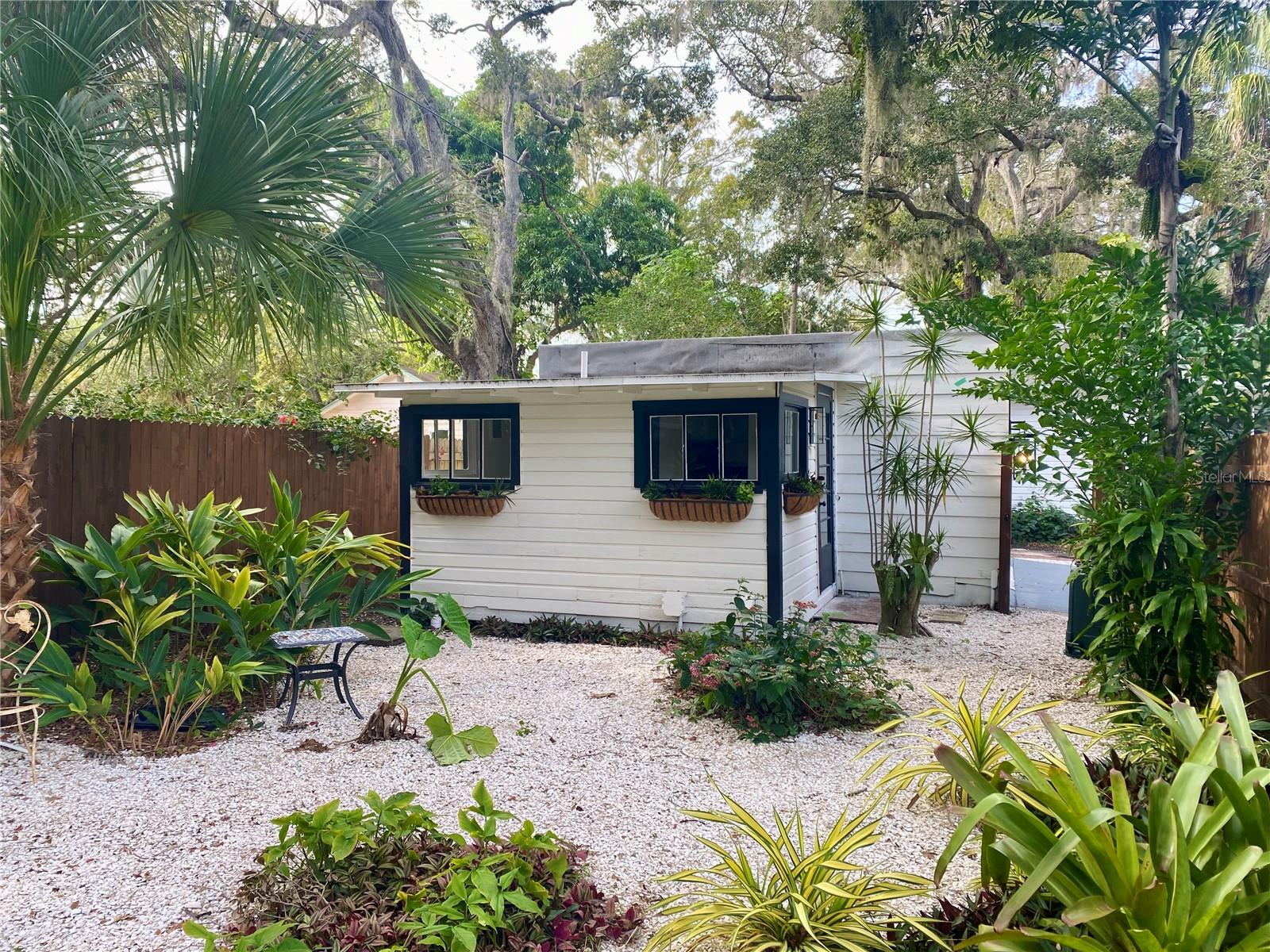 Listing photo id 18 for 1230 35th Street