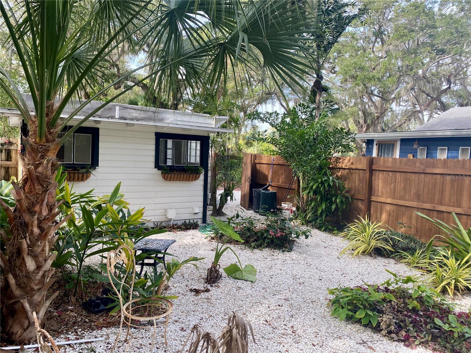 Listing photo id 19 for 1230 35th Street