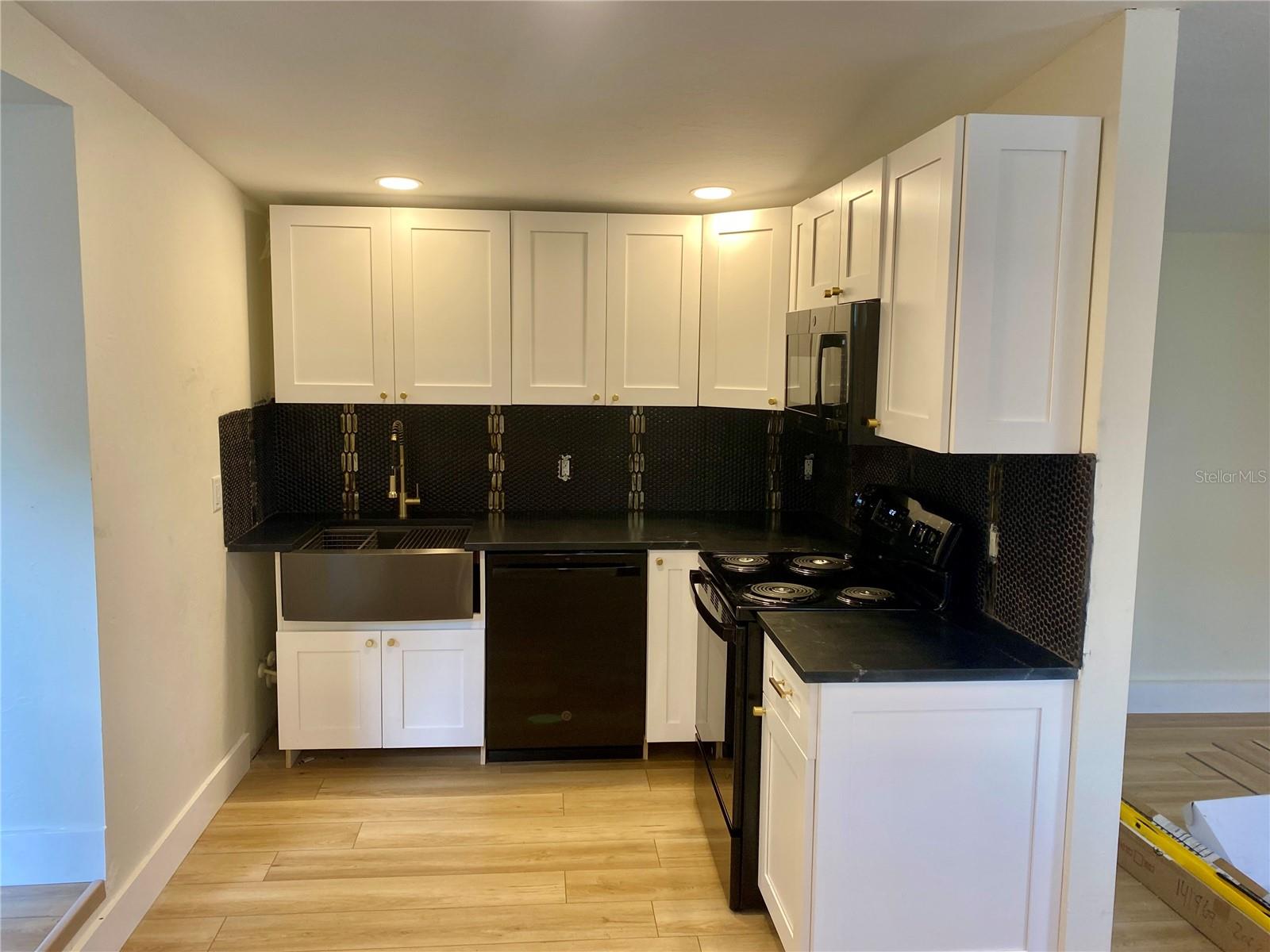Listing photo id 4 for 1230 35th Street