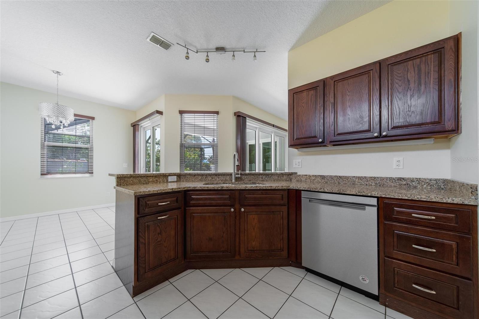 Image 22 of 42 For 5410 Matthew Court