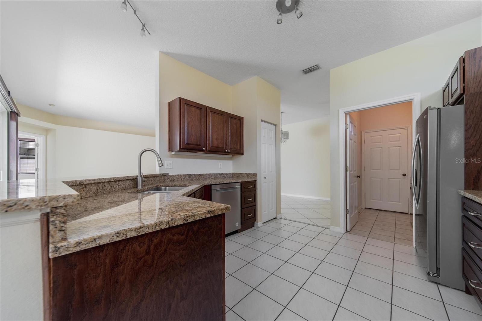 Image 23 of 42 For 5410 Matthew Court