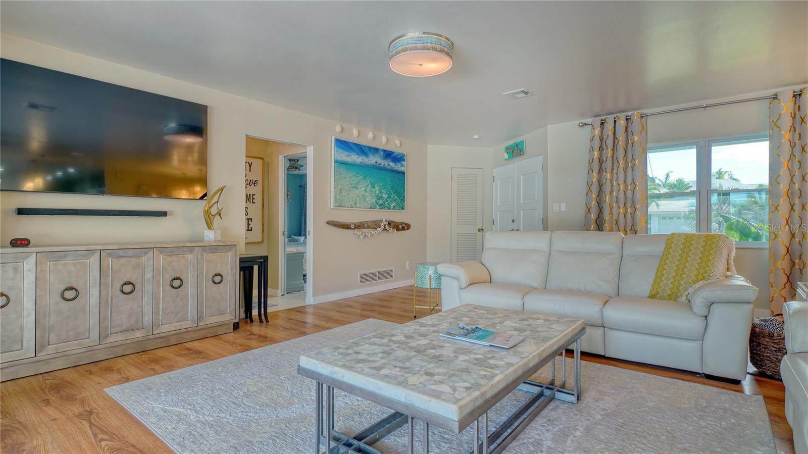Image 4 of 52 For 613 Buttonwood Drive
