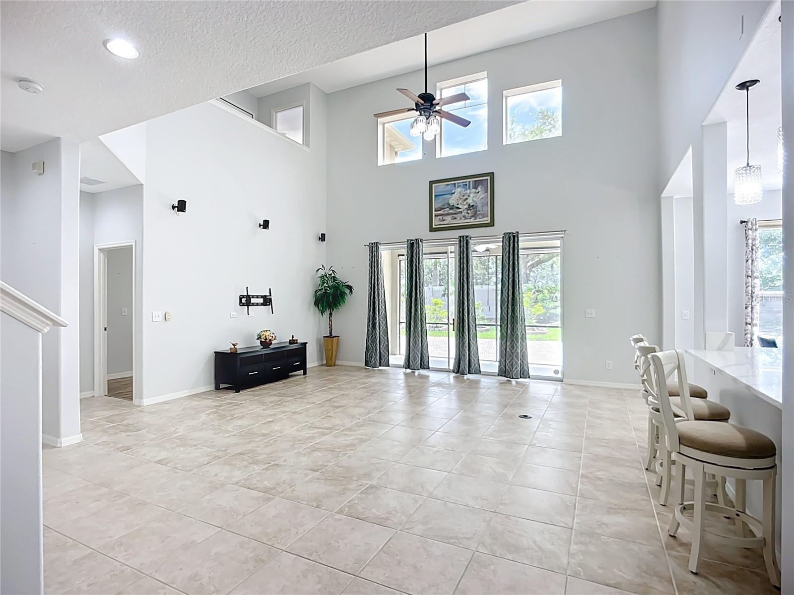 Image 10 of 81 For 6043 44th Court E