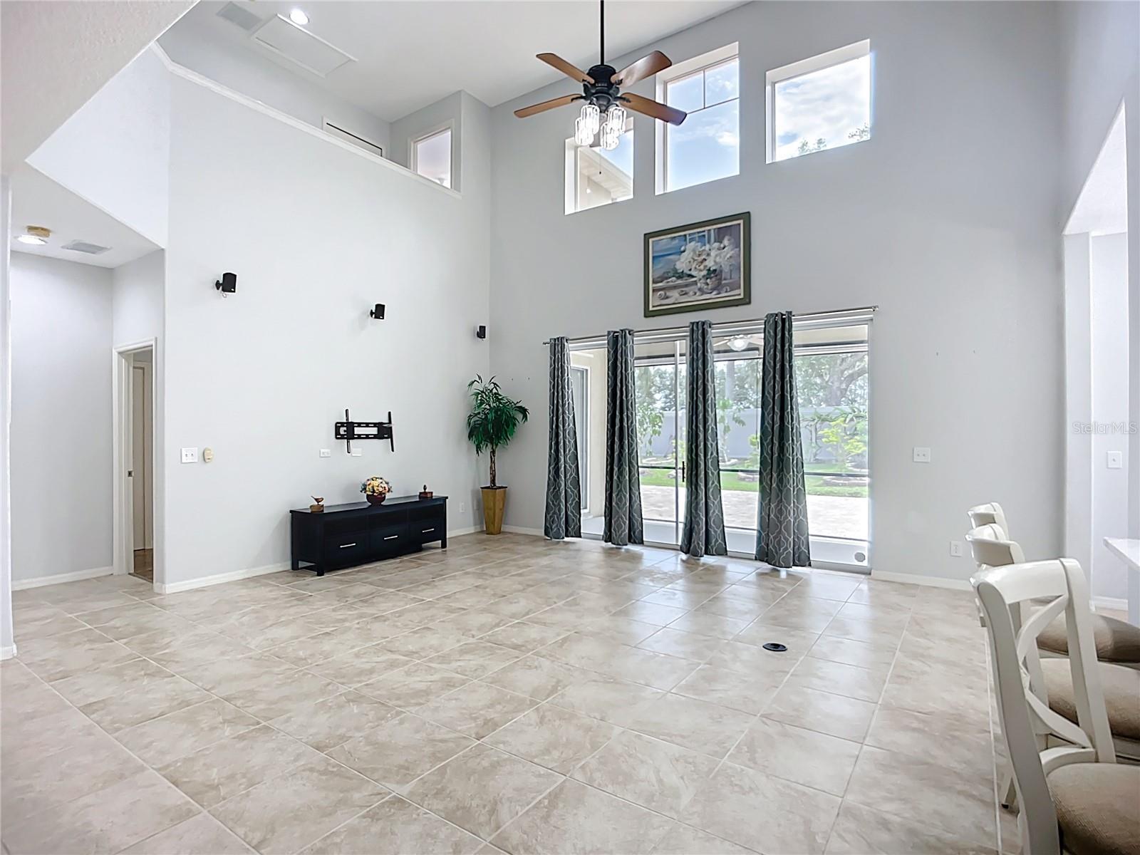 Image 11 of 81 For 6043 44th Court E