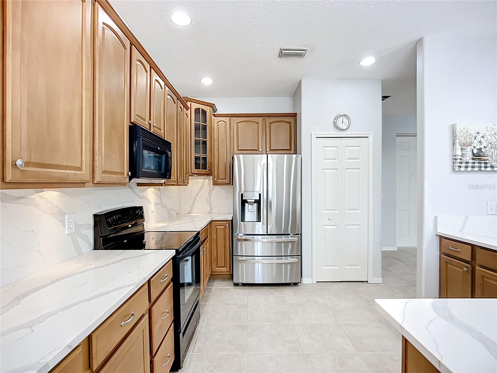 Image 21 of 81 For 6043 44th Court E