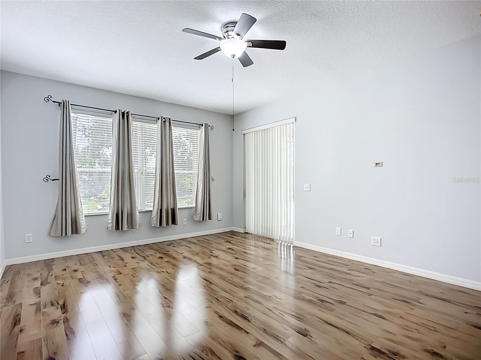 Image 32 of 81 For 6043 44th Court E