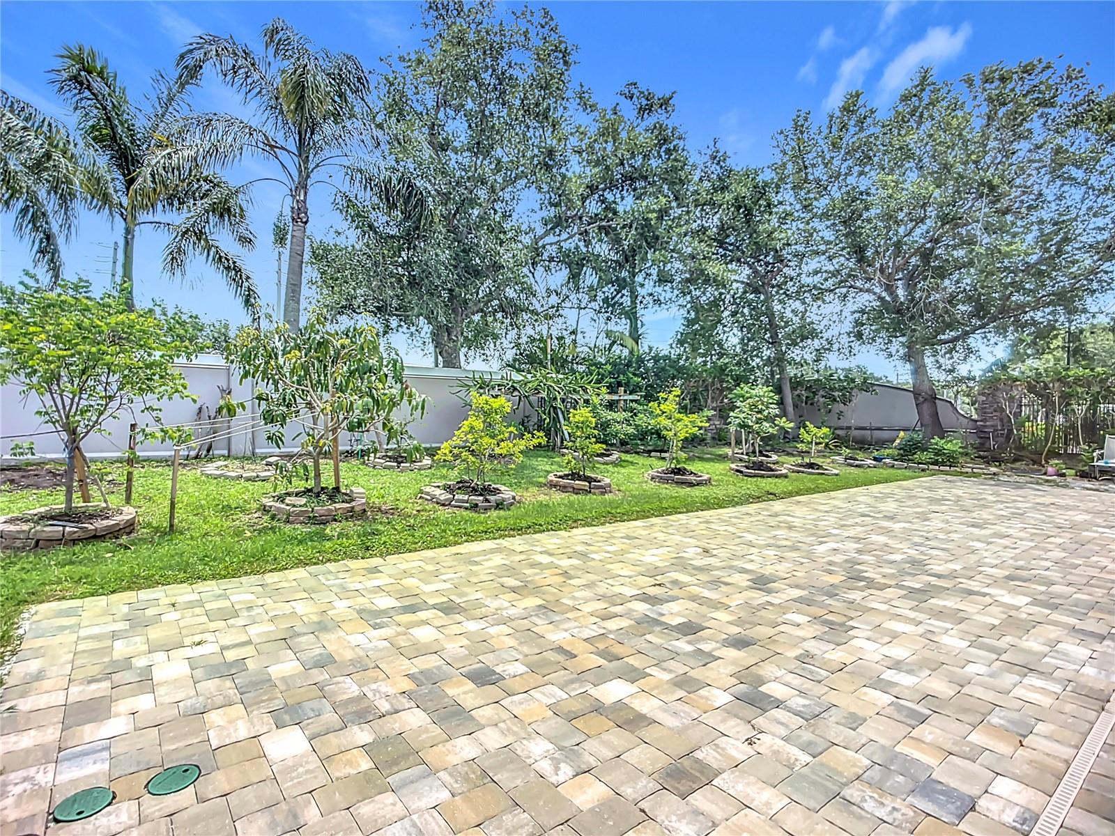 Image 64 of 81 For 6043 44th Court E