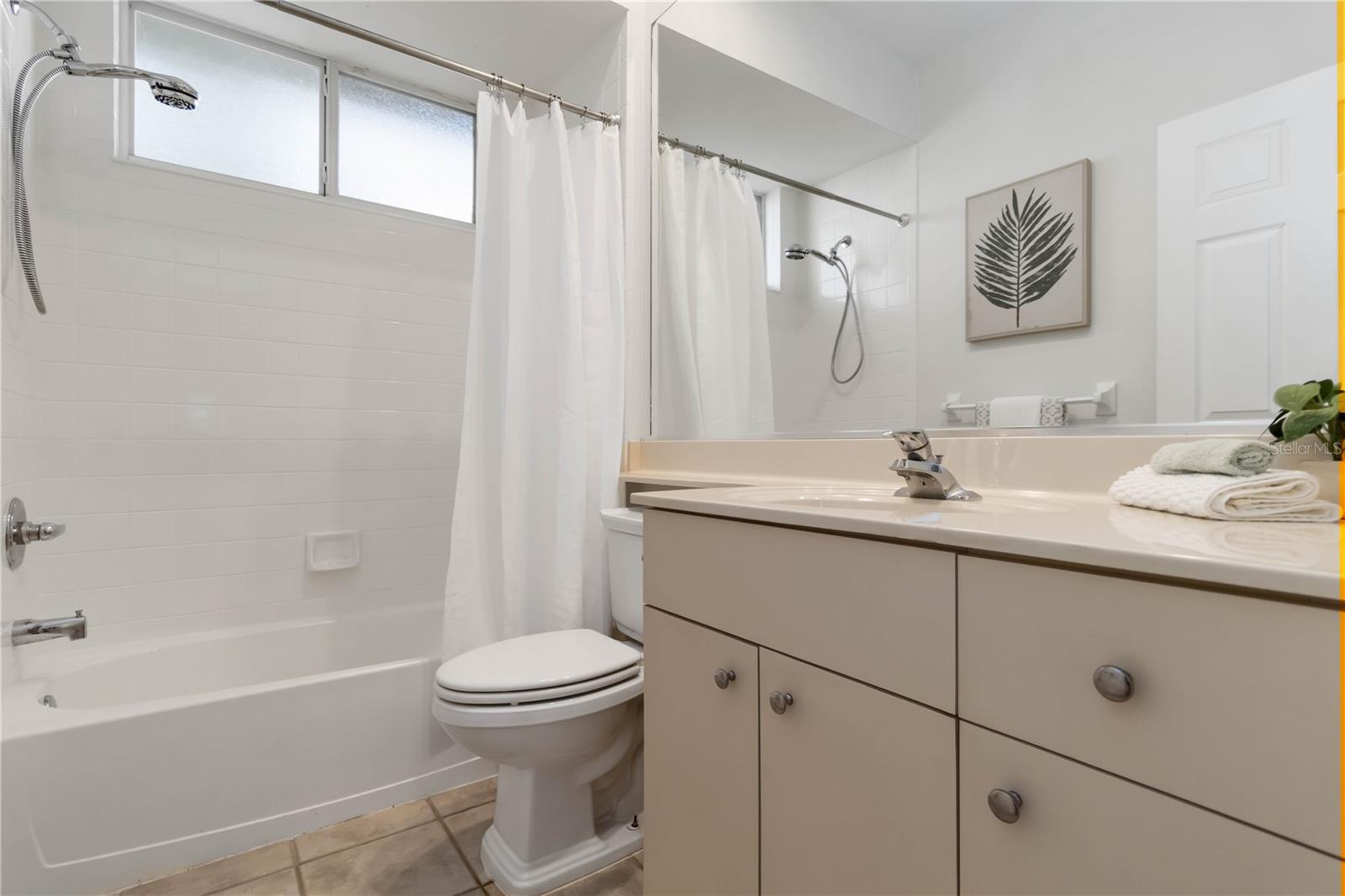 Image 21 of 54 For 5401 Oak Grove Court