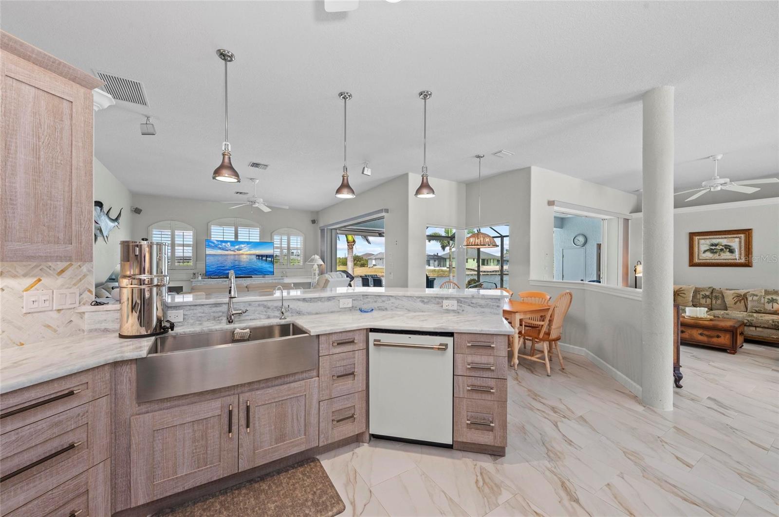 Image 12 of 36 For 8106 Arlewood Circle